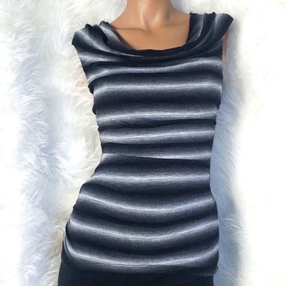IZ Byer Womens Pullover Sleeveless Knit Black Gray Stripe Blouse Extra Small